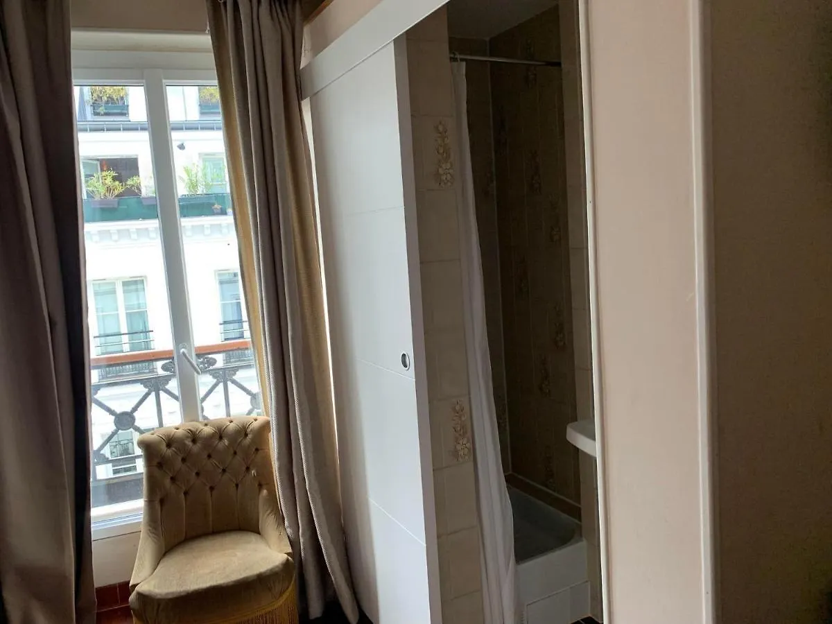 Vivienne Hotel