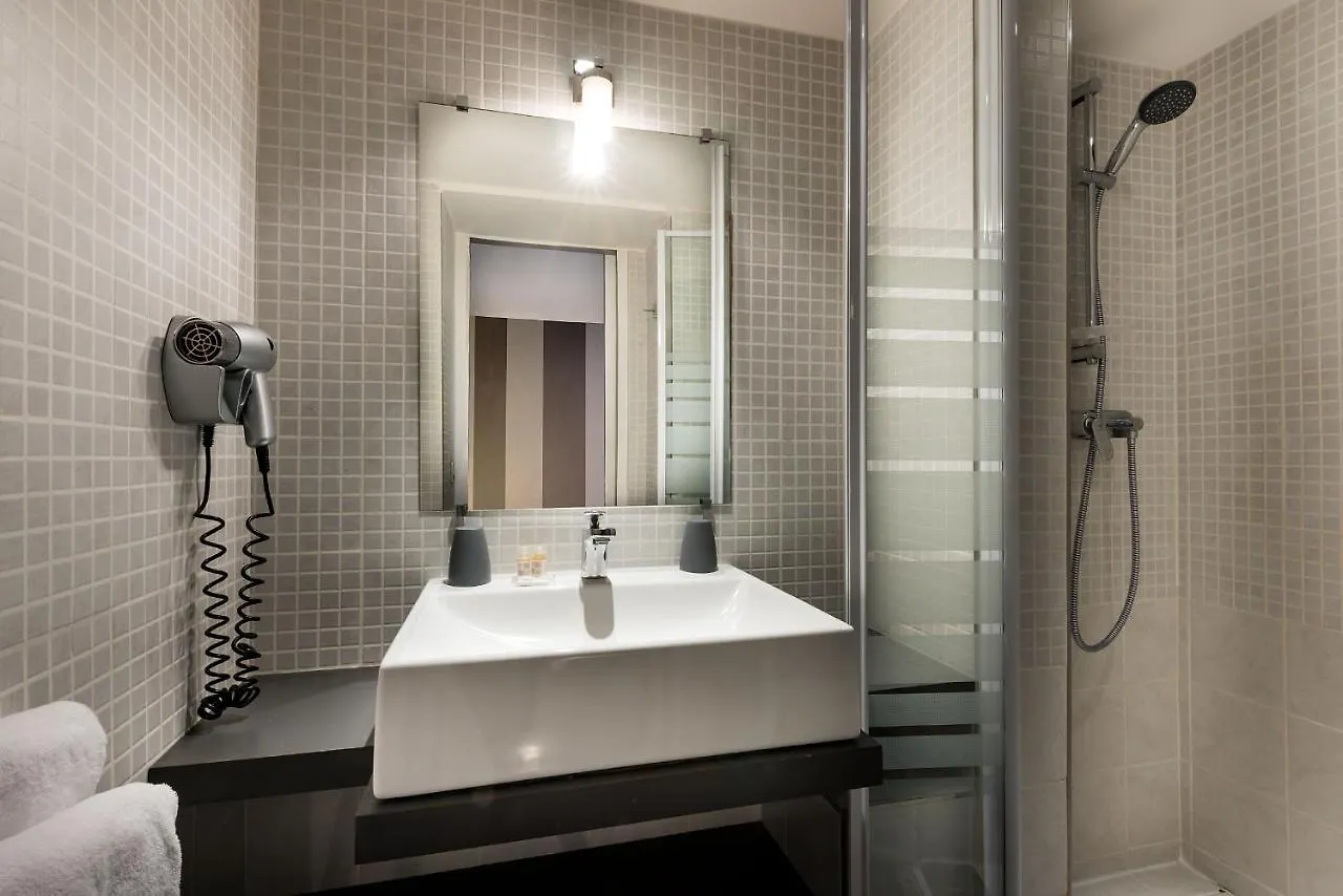 Hotel Vivienne *